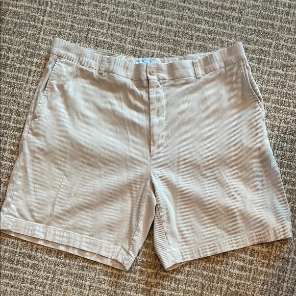 Men’s Southern Tide Flat Front Seersucker Corded Striped Beige Shorts - Picture 1 of 5